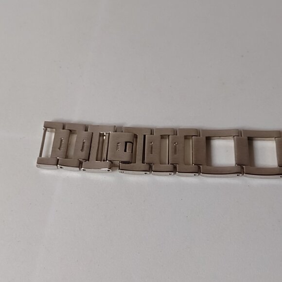 Two Tone Metal Watch With One Removable Link - Picture 9 of 12